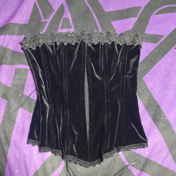Le Grenier Other - Chic Black Lace Corset Top
